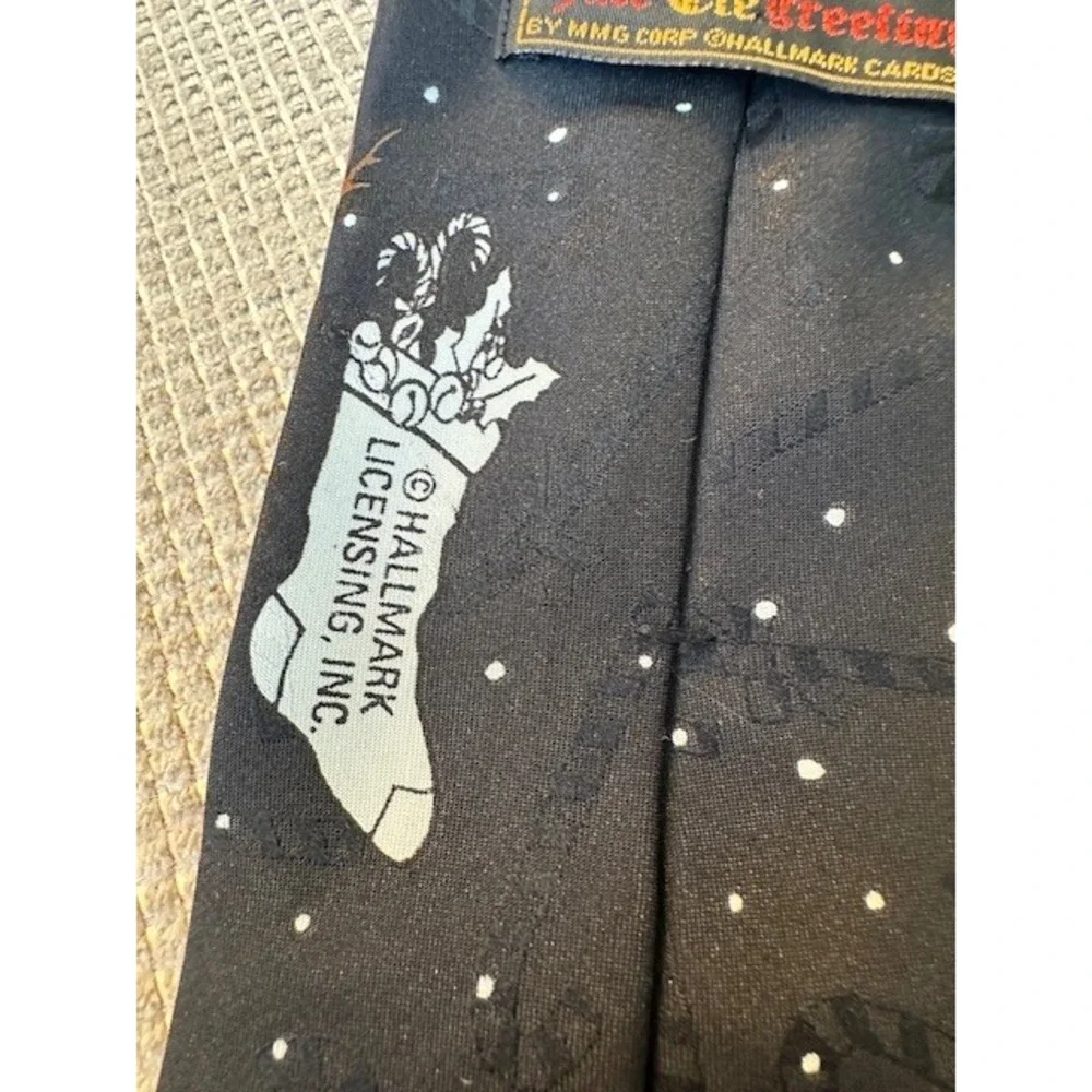 Hallmark yule tie